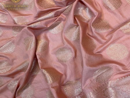 Delicate Baby Pink Handloom Banarasi Silk Sari For Sale