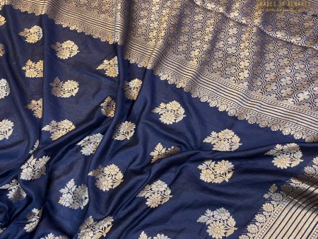 Luxurious Navy Blue Crepe Silk Handloom Banarasi Saree Online now