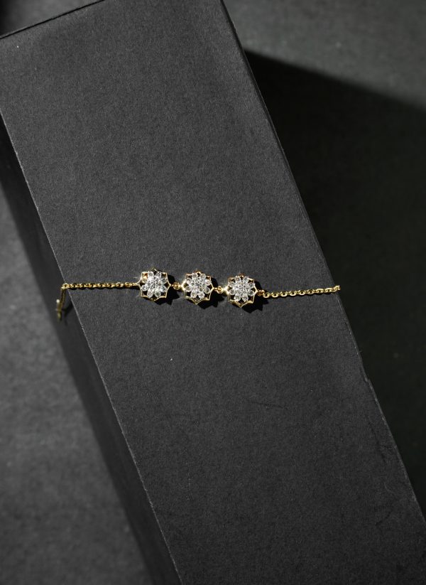 Diamond Petal Design Bracelet Fashion