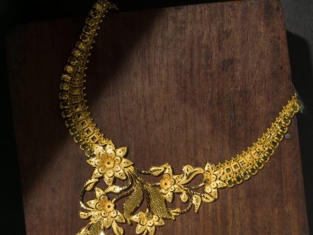 Gold Floral Bengali Bridal Necklace For Sale